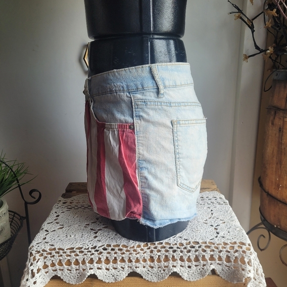 L.e.i. Vintage American Flag Jean Short - Picture 6 of 6